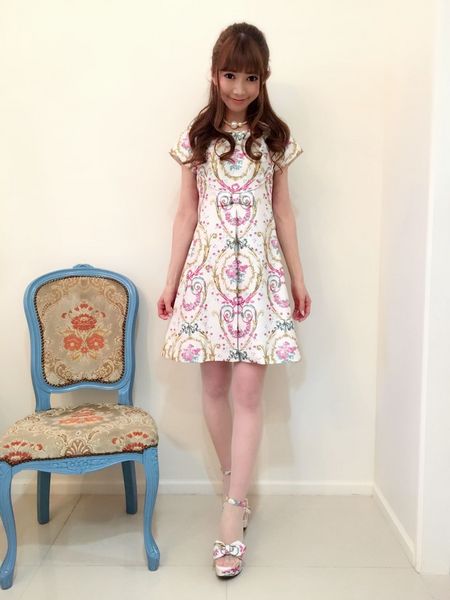 フレンチドールワンピ【アント―ニア柄】 - One Piece | Line Up