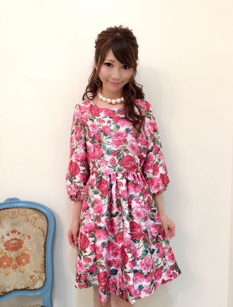 フェリエワンピ【バロックレッドローズ柄】 - One Piece | Line Up