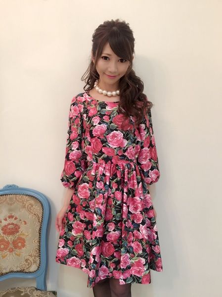 最終値下げジーザスディアマンテ　ロマンスドールワンピ　バロックローズ柄ピンク38 最終値下げジーザスディアマンテ ロマンスドールワンピ バロック