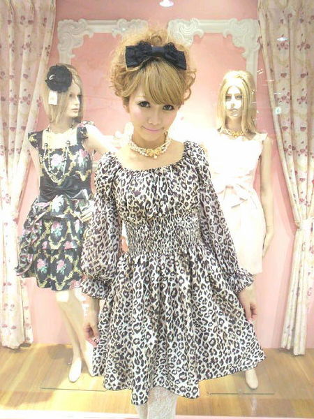 バルーンスリーブワンピ - One Piece | Line Up | ジーザス